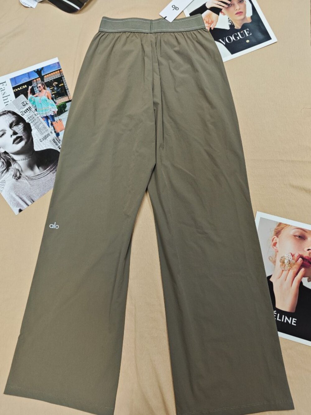 ALO Yoga Suit Up Trouser Olive NWT⛄️ Regular | Straight Legs | 30 ” Bestselling - Picture 3 of 5